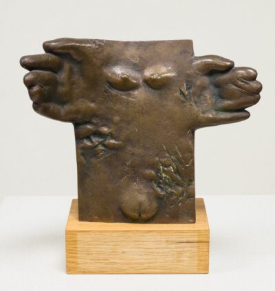 Tiiu Kirsipuu. Kohtumine. 1989. Pronks. 19,3 x 9 x 15,3 cm. Alghind: 2700 € Haamrihind: 2700 €