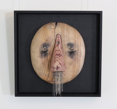 Jüri Mildeberg. Linda. 2025. Autoritehnika. 38 x 38 x 12 cm.