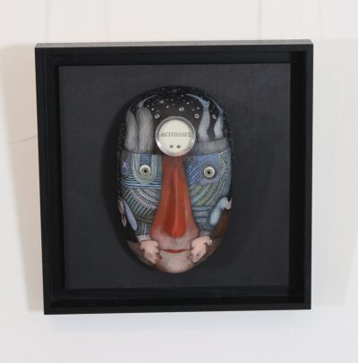 Jüri Mildeberg. Antipoodid. 2026. Autoritehnika. 39 x 39 x 16 cm.